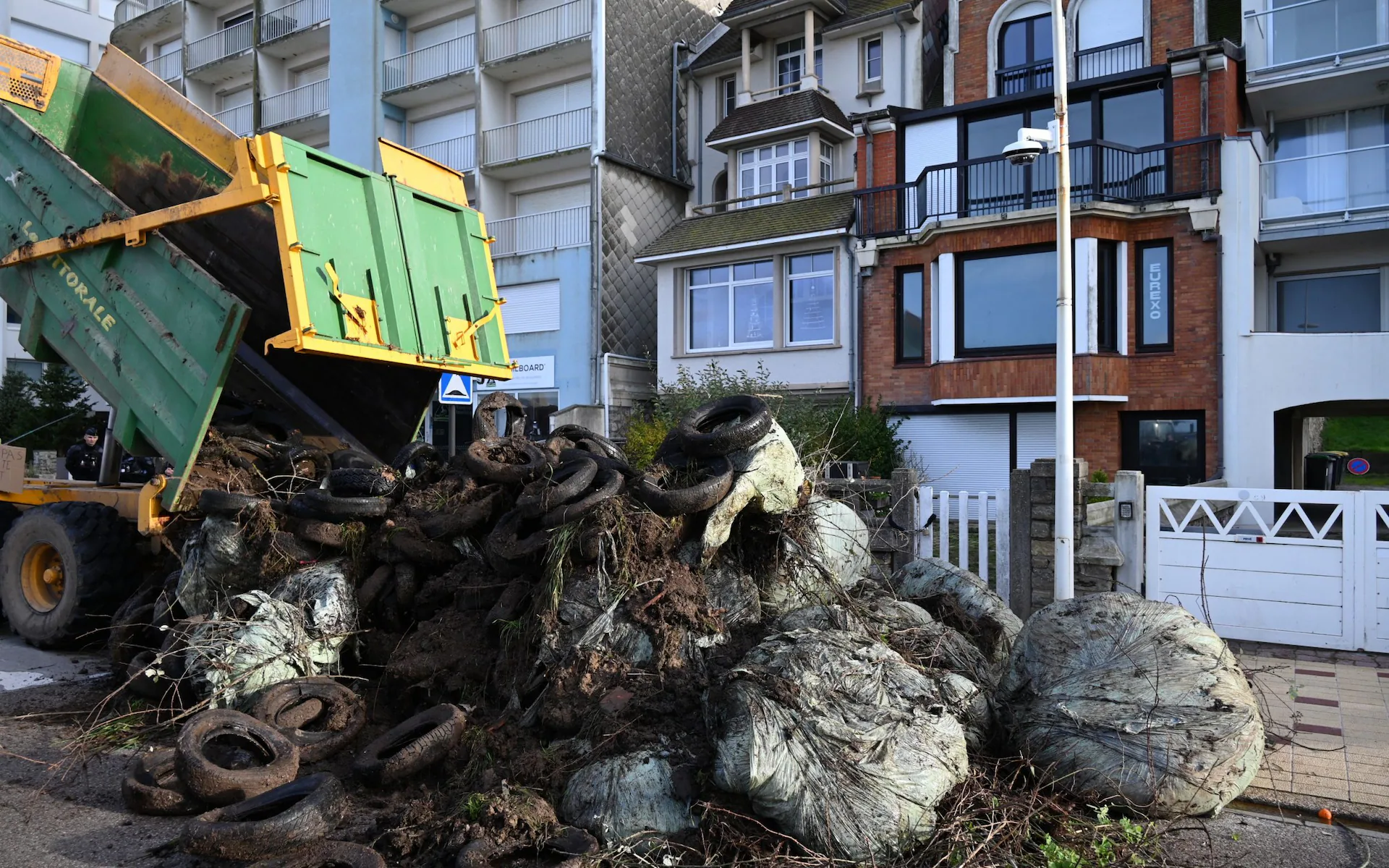 French farmers manure protest Macron holiday home Mercosur trade deal lumpy skin disease explained