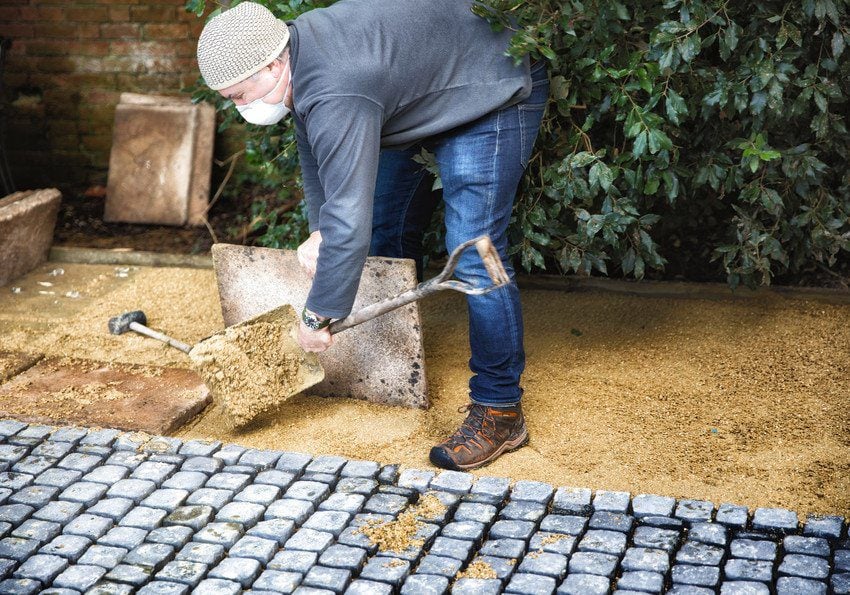 Step 4: Build a level sand bed